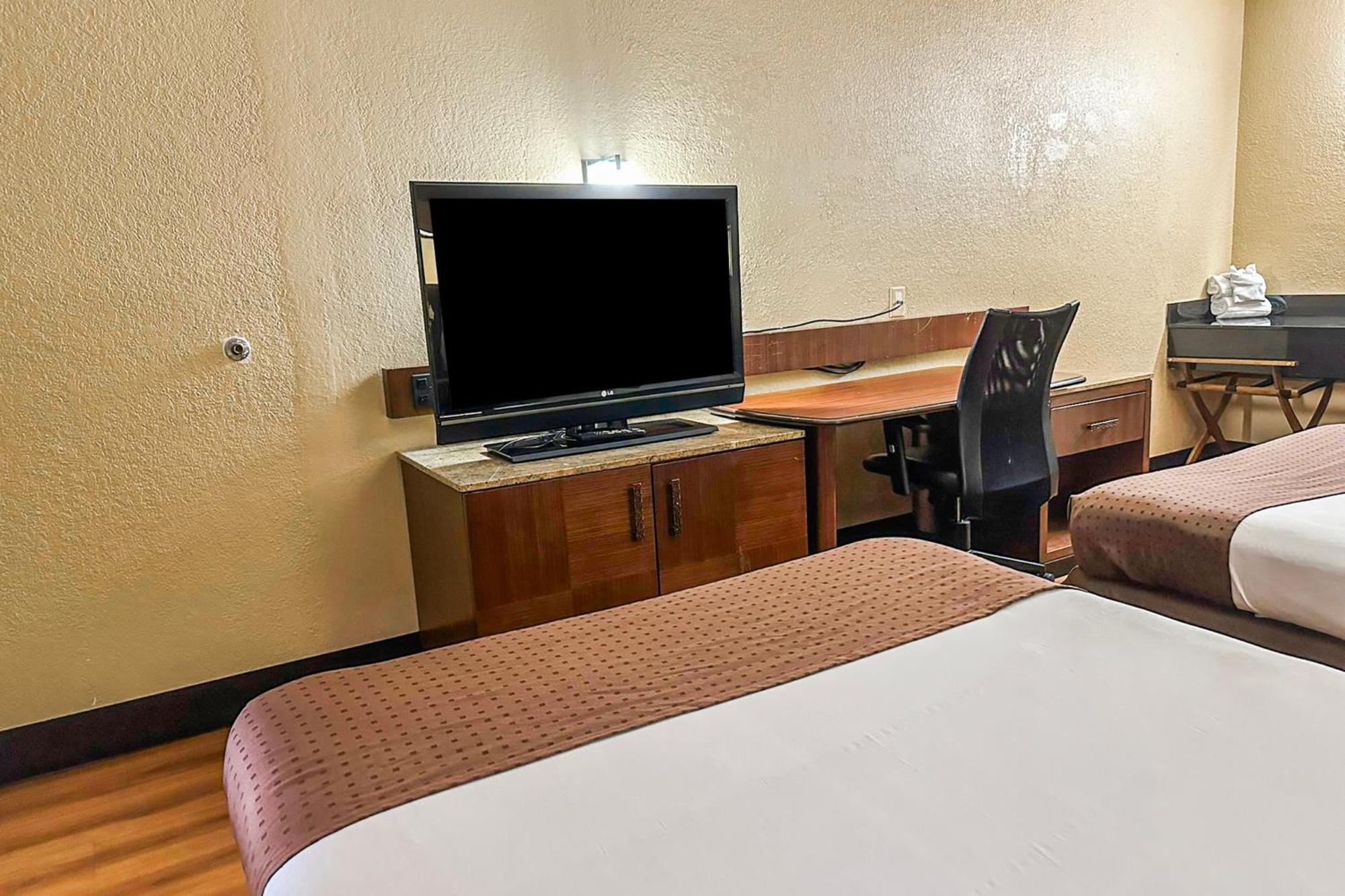 Oyo Hotel Mobile, Al I-65 At Airport Blvd Екстер'єр фото