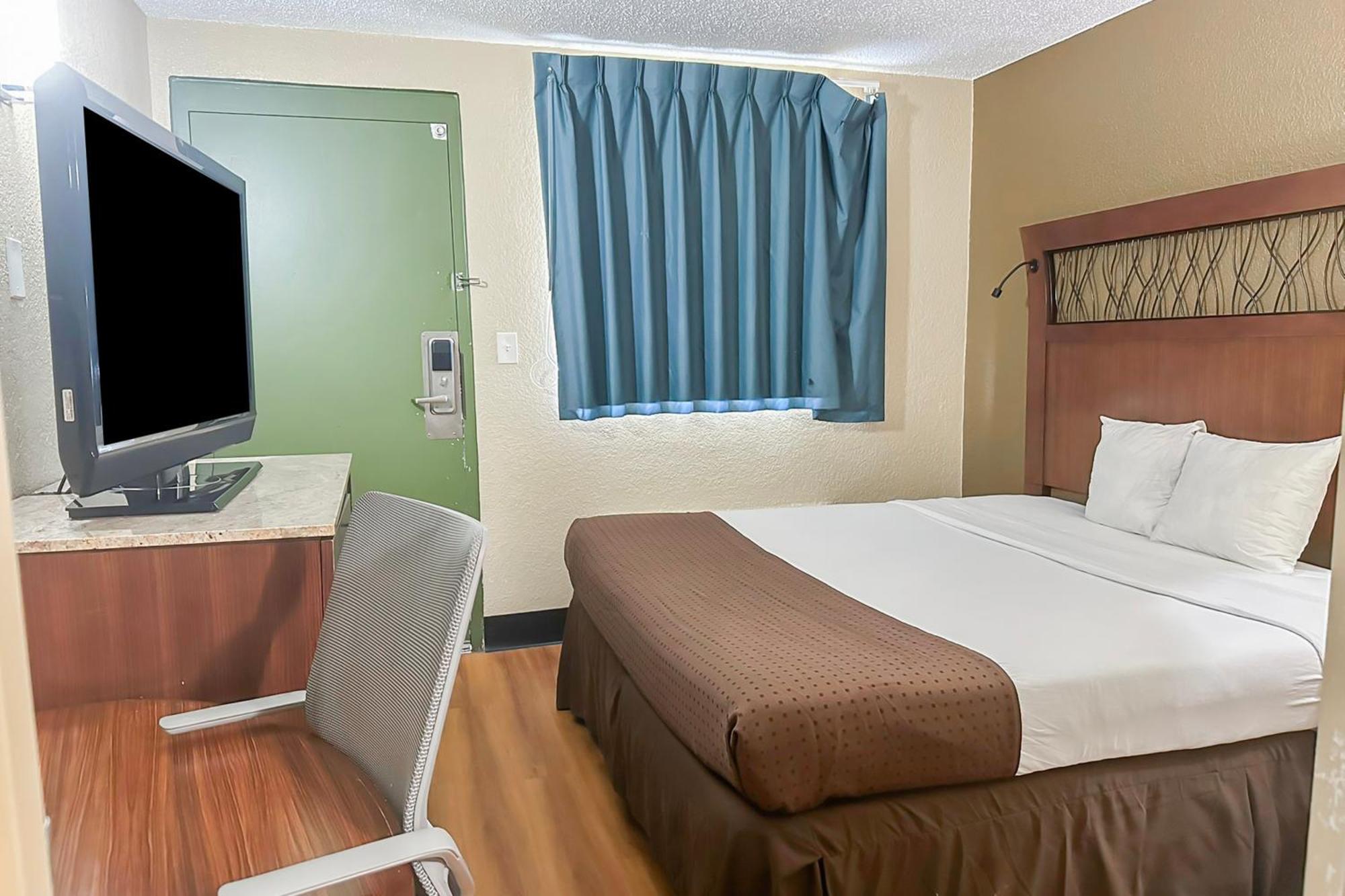 Oyo Hotel Mobile, Al I-65 At Airport Blvd Екстер'єр фото
